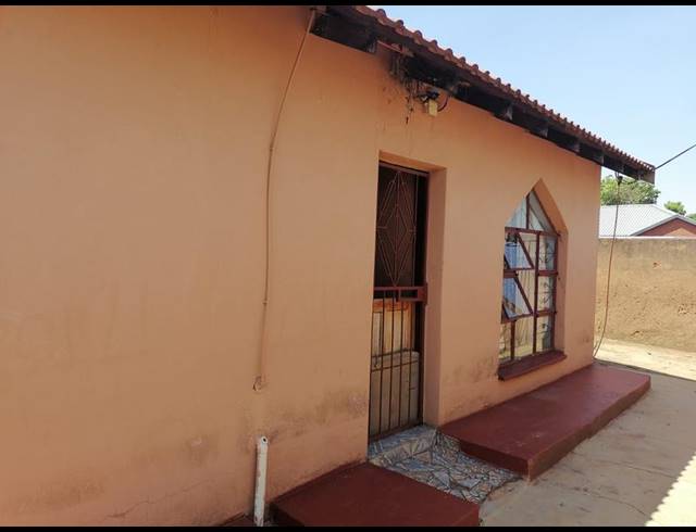 2 BEDROOM HOUSE FOR SALE IN LOTUS GARDENS